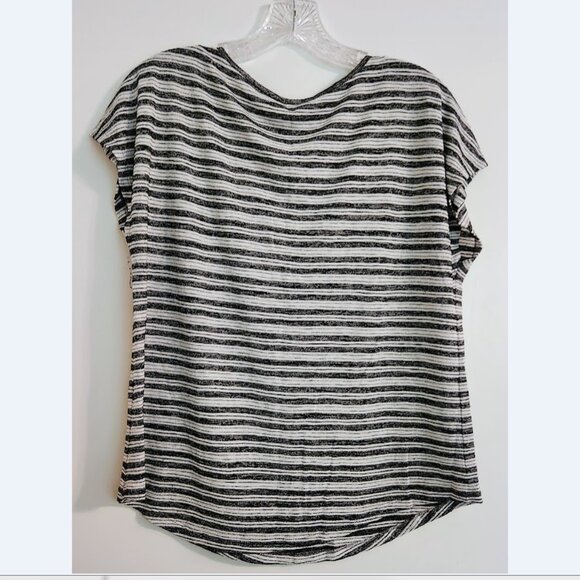 Old Navy‎ Relaxed Split-Neck Tee - Striped - Medium - Picture 4 of 5